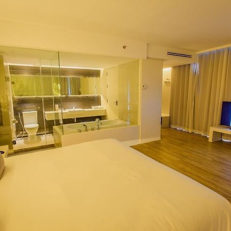 Crystal Hotel Hat Yai Quarto foto